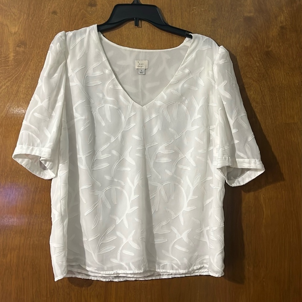 White puff sleeve blouse